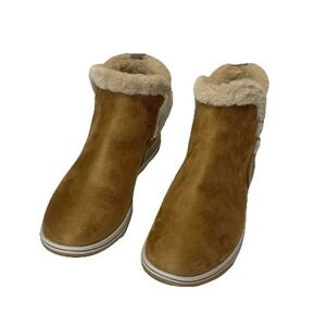 Clark's Cloud Steppers Women's 9 W Breeze Fur Tan Cushioned Ultra Light
